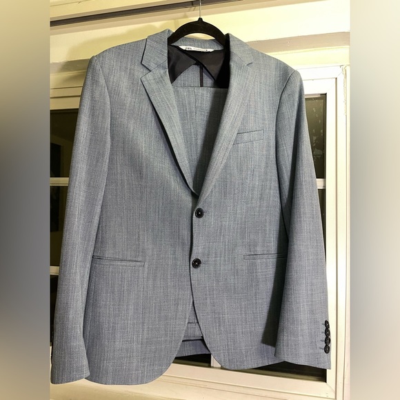 Zara Men Boys Comfort Textured Suit
Blazer and Pants. See size in description. - Picture 2 of 13